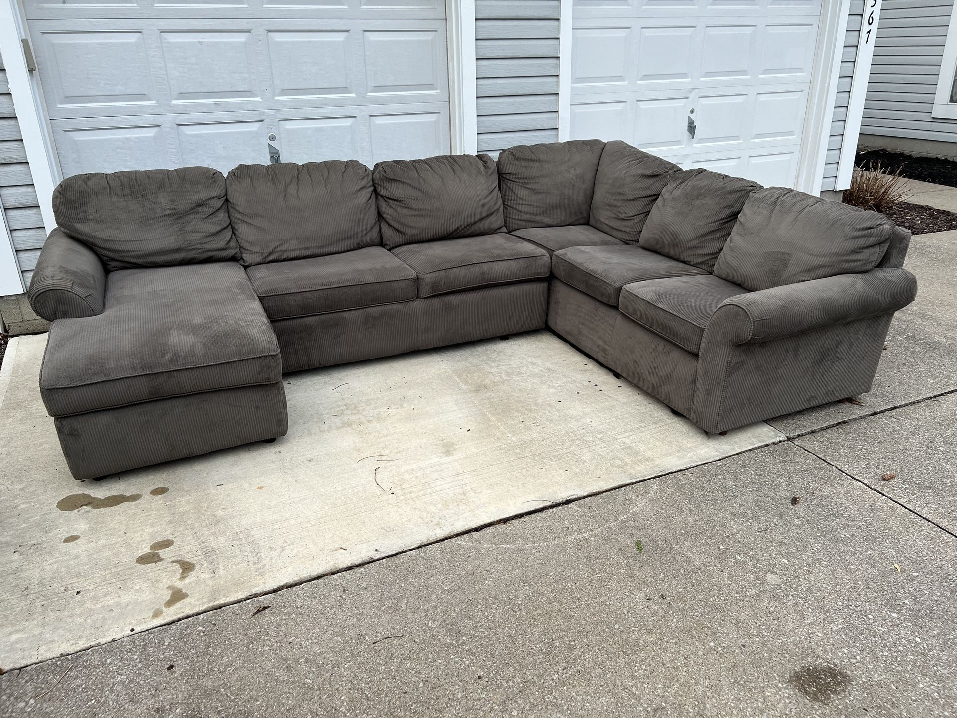 Gray Sectional Couch - Delivery Available 🚚
