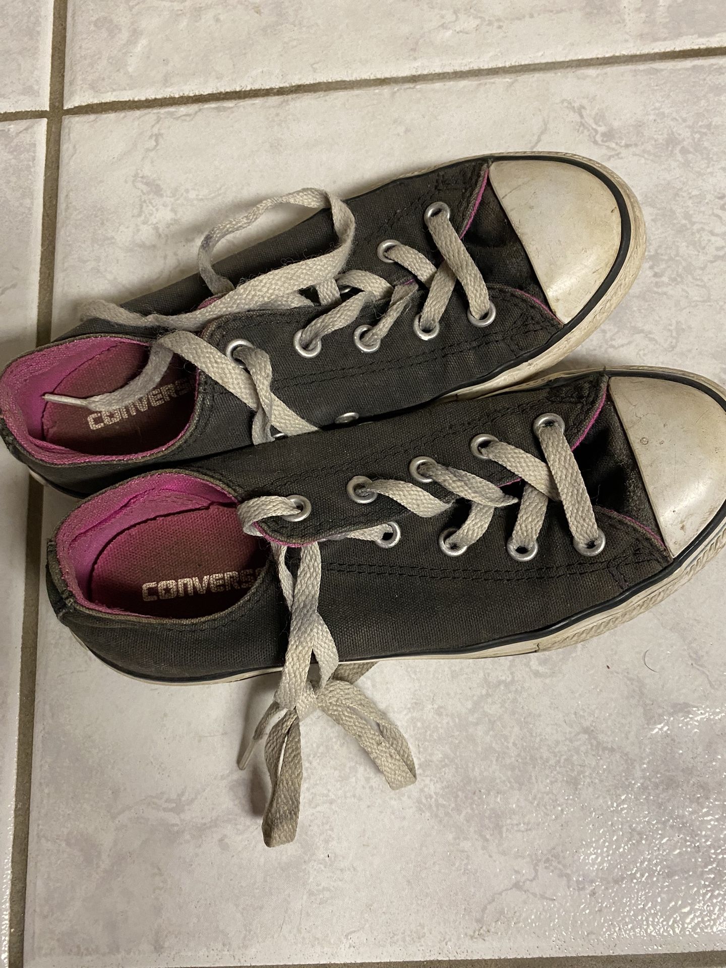 Girl Converse Shoes Size 2