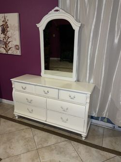 Beautiful White Long Dresser With Mirror for Sale in Livermore, CA - OfferUp