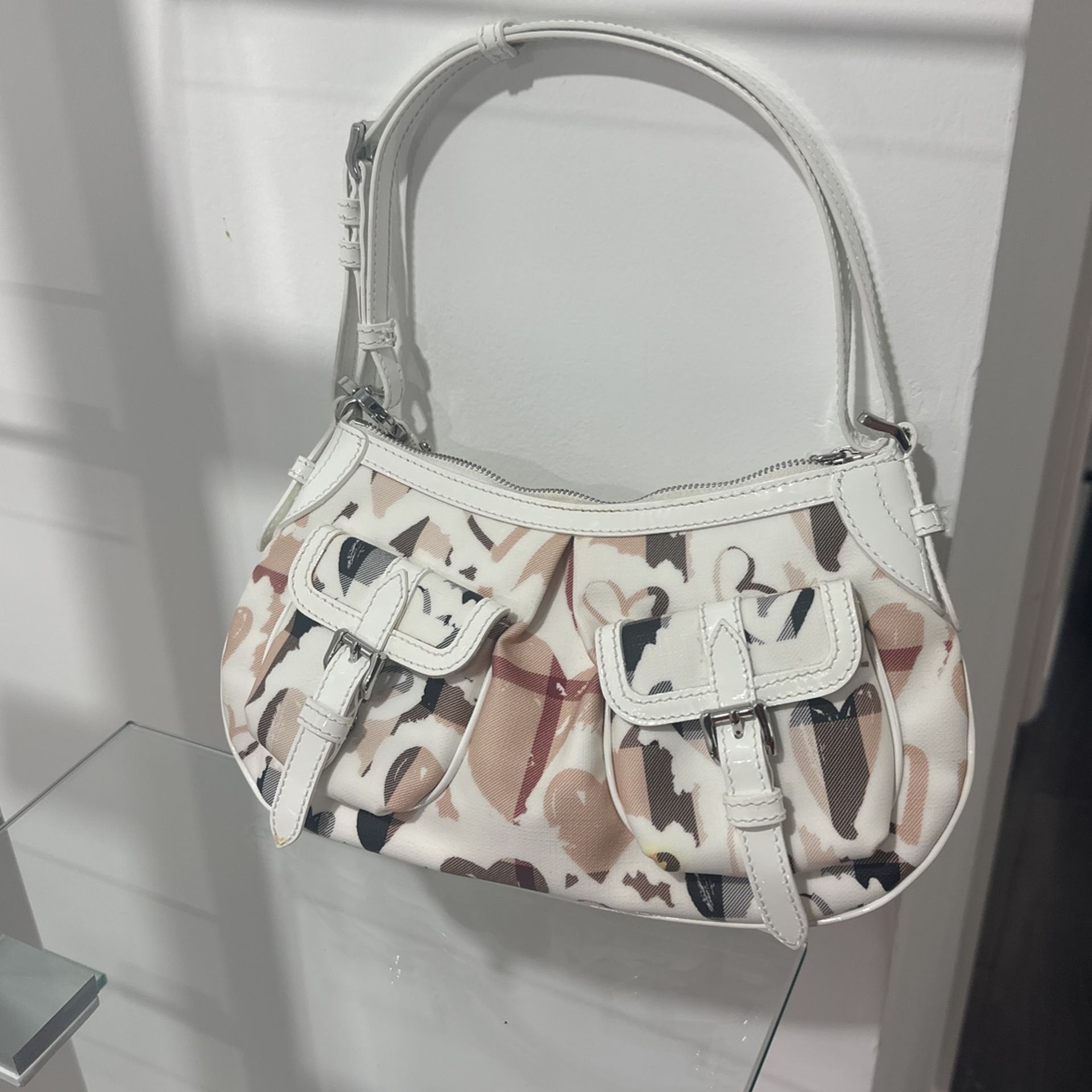 BURBERRY White Patent Leather Painted Heart Supernova Coated Canvas Nickie Shoulder Bag