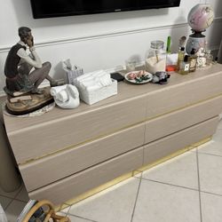 Dresser And Two Night Stands 