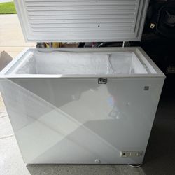 14 Cu Foot Chest Freezer