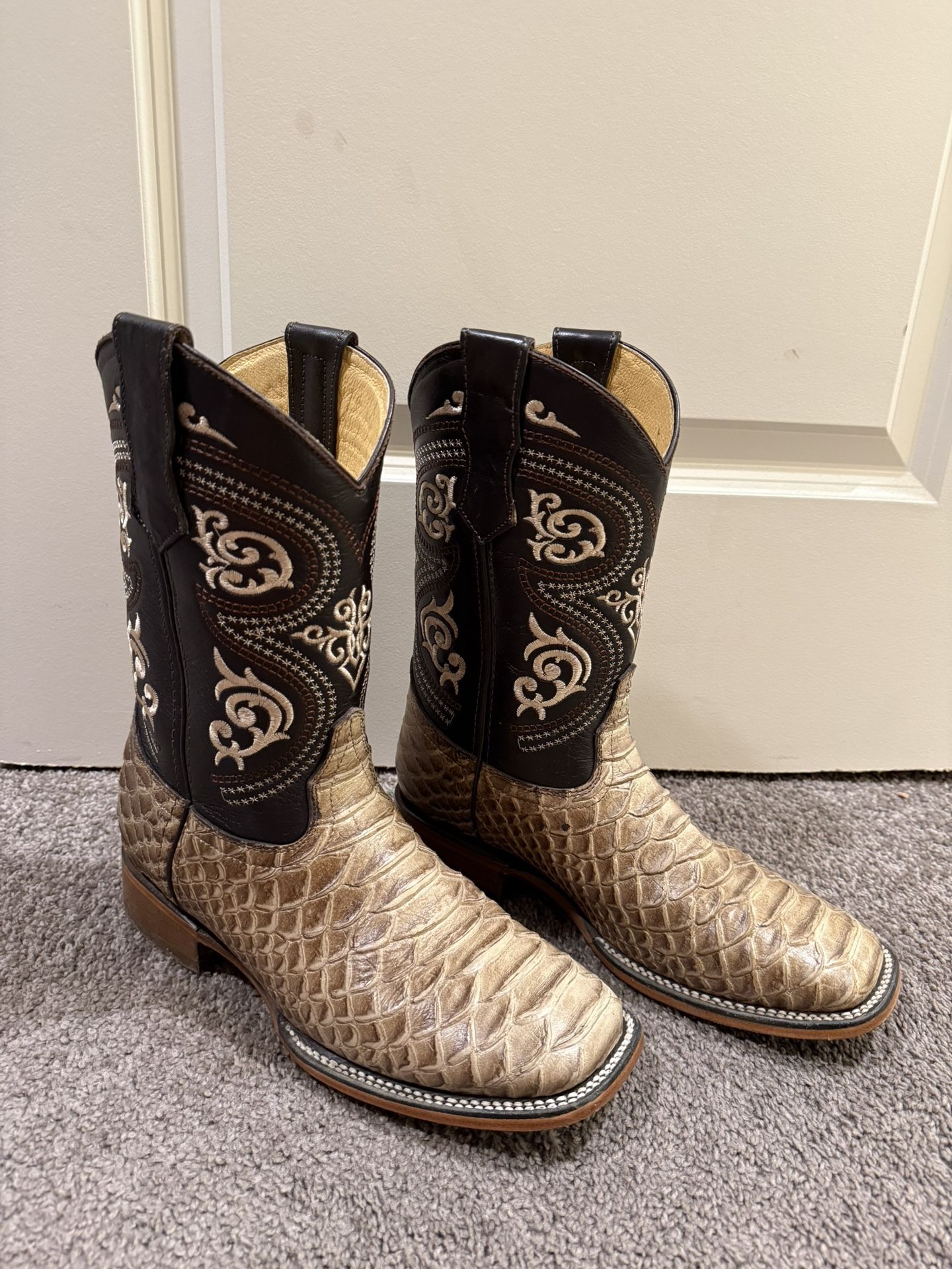 Men’s Boots Size 8