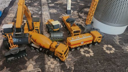 Die-Cast Construction Vehicle Toy Set
