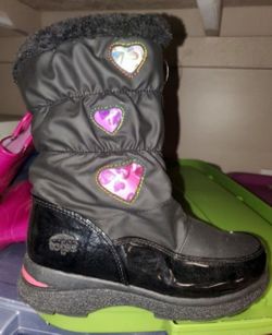 Girls Totes Snow Boots size 4 M