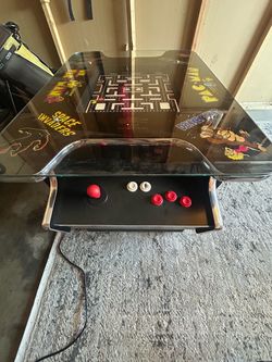 Arcade table