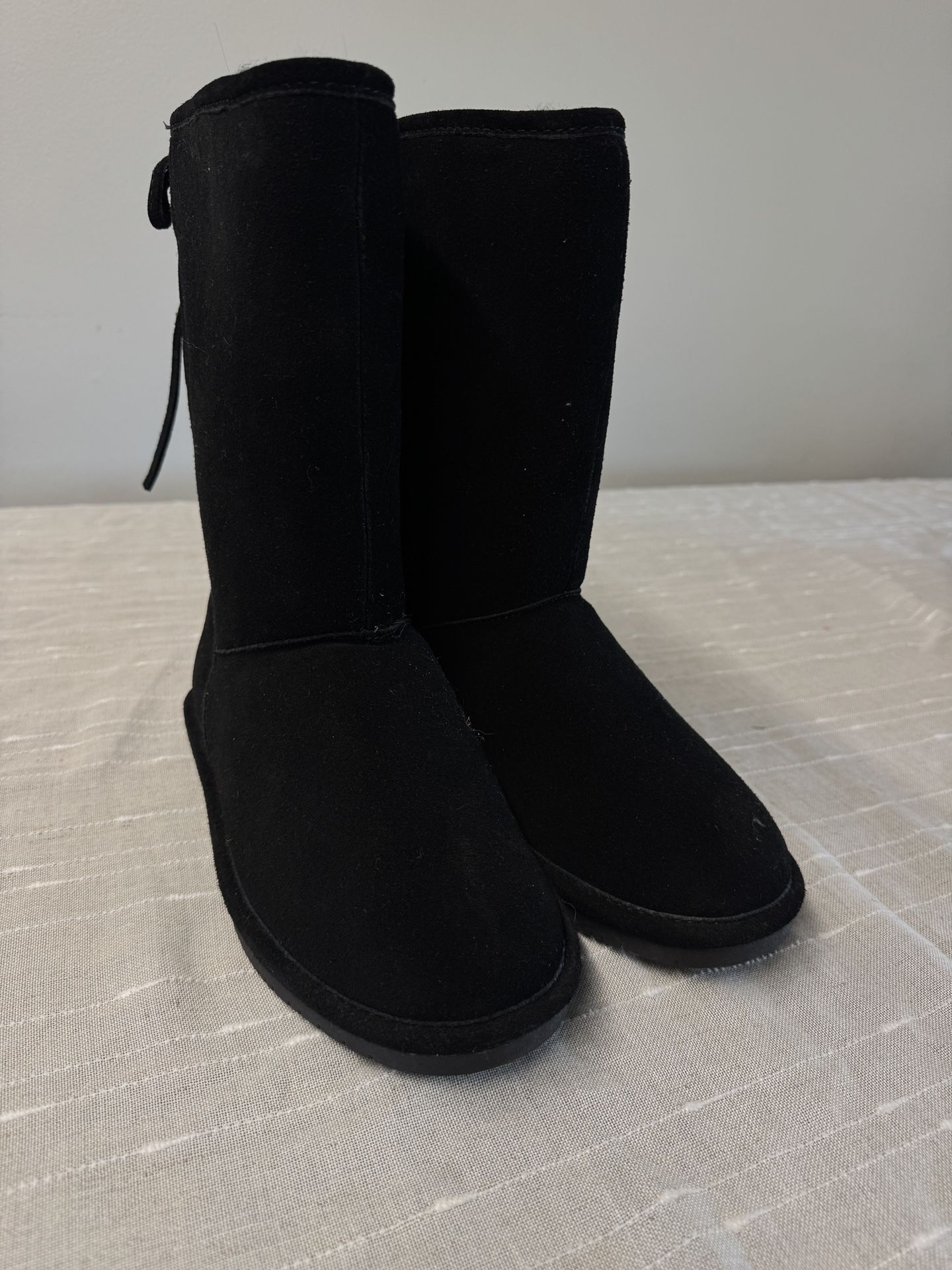 Bear Paw Boots Brand New Size 6 