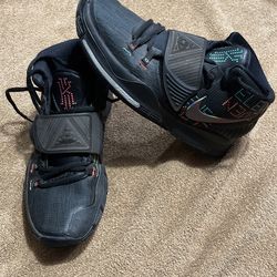 Size 7.5 Kevin Durant Basketball Shoes