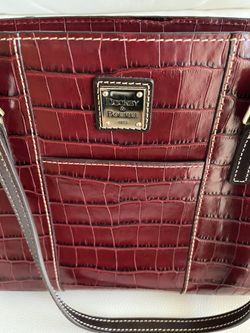 Dooney & Bourke purse in excellent condition $100 