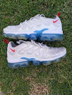 Nike Nike YM  Size 12 White/Blue Only worn 3x