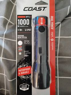 New COAST HP7L 1000 lumens flashlight