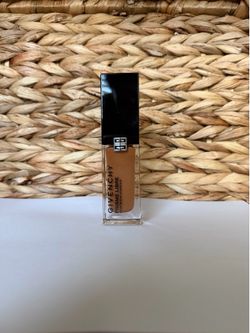 Givenchy Prisme Libre Foundation