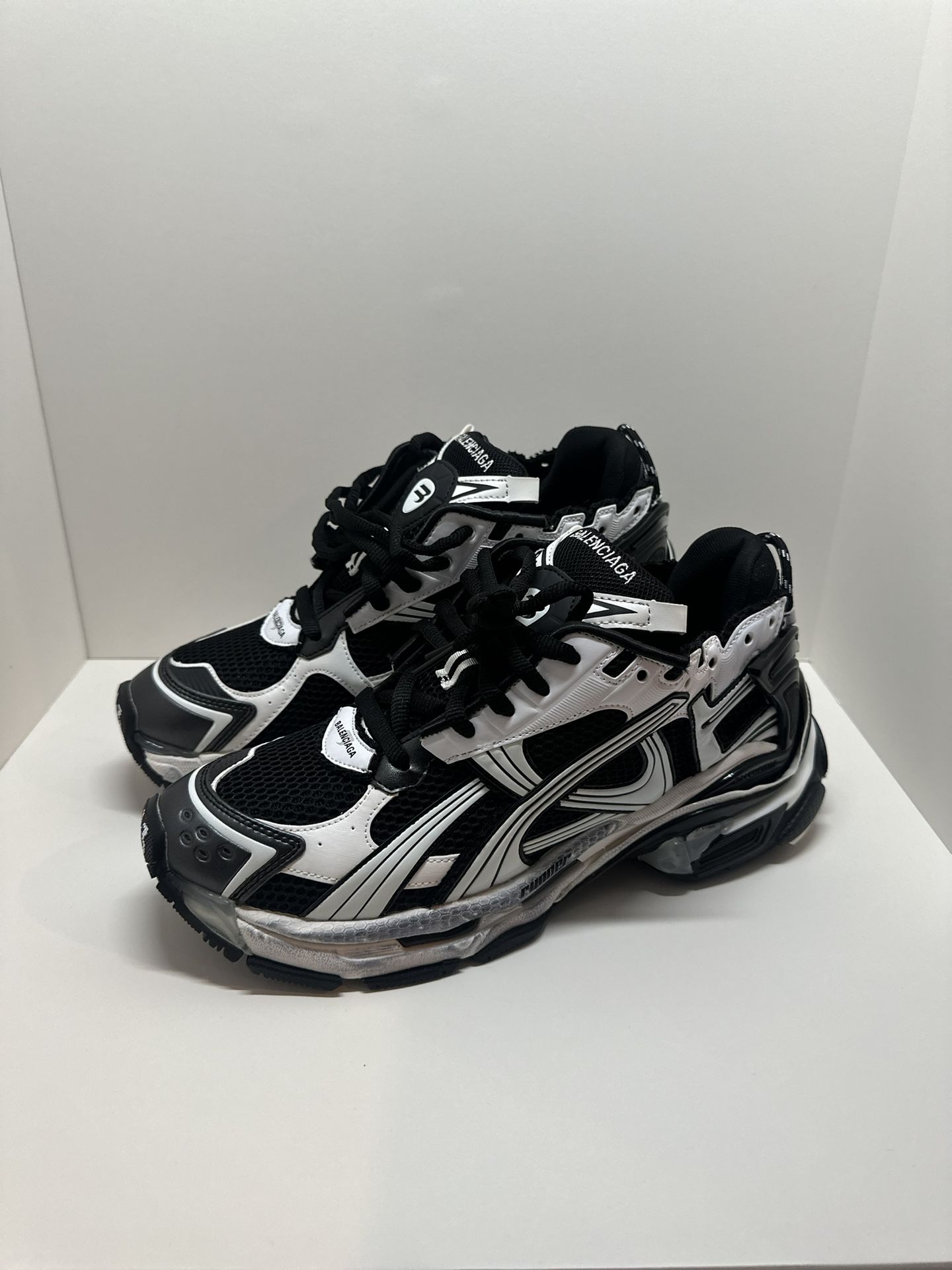 Balenciaga Runners White And Black
