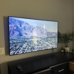55” Samsung TV. (2022)