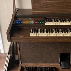 Very Nice Lowery Piano Organ