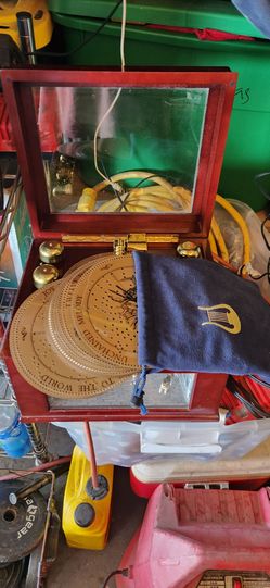 Original classics. Musical bell box symphony.  8 Christmas 8 classicals