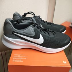 New Nike Revolution 7 Men Size 13 