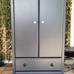 Spacious Armoire Dresser !!