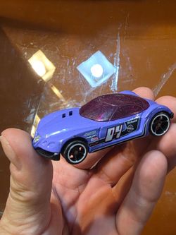 Vintage 2002 Hot Wheels Golden Arrow Purple Diecast Car White Line Rim #04 Good condition