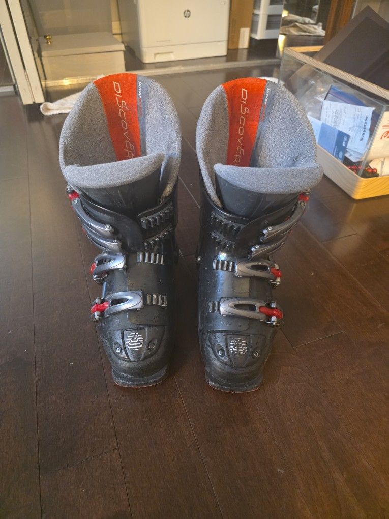 Kids Ski Boots Size 5