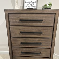 Natural Wood Chest Of Drawers 