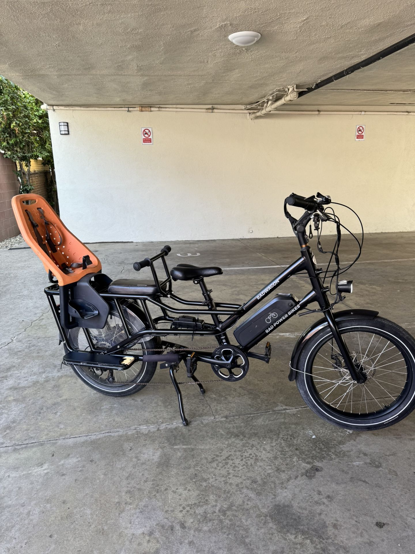 Radwagon 4 With Thule Yepp Maxi Child Seat, Front Rack