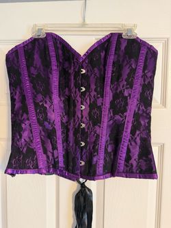 Black & purple laced corset
