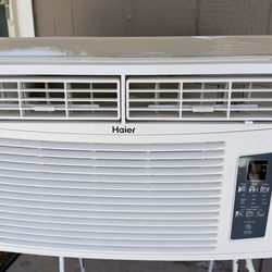 Haier 12000 BTU A/C with remote
