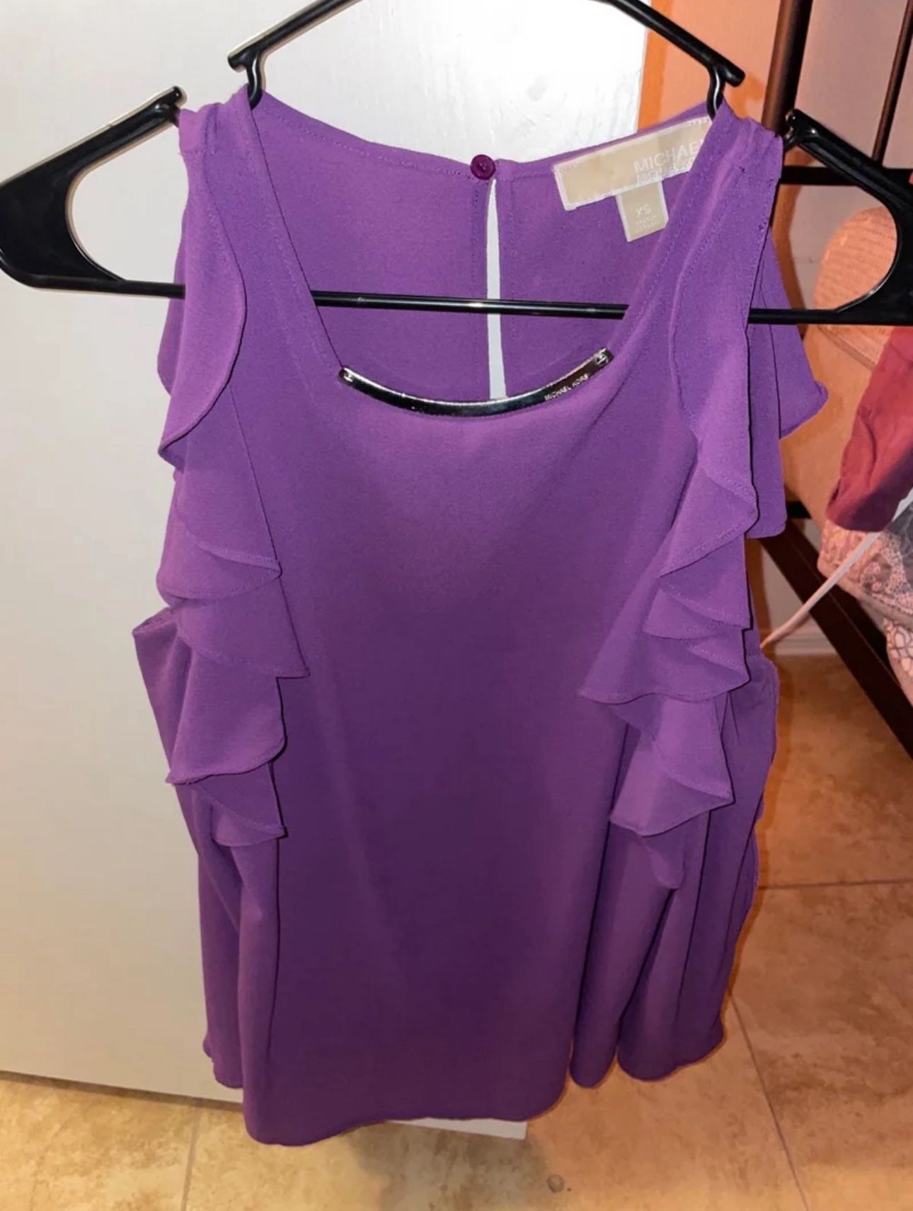 Michael Kors XS Beautiful Purple Fancy Ruffle Long sleeve cold shoulder blouse