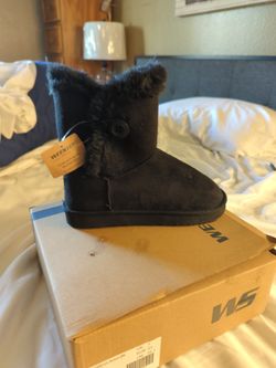 Boots Button Black