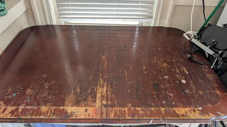 Table and 2 chairs. Free