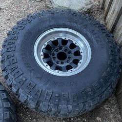 5x 35in Mickey Thompson