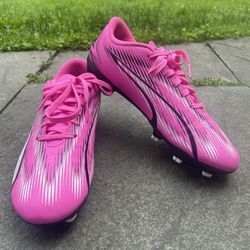 Youth Size 5  Soccer Cleats