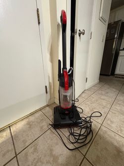 Moving Sale – Bissell CleanView Compact Vacuum Cleaner