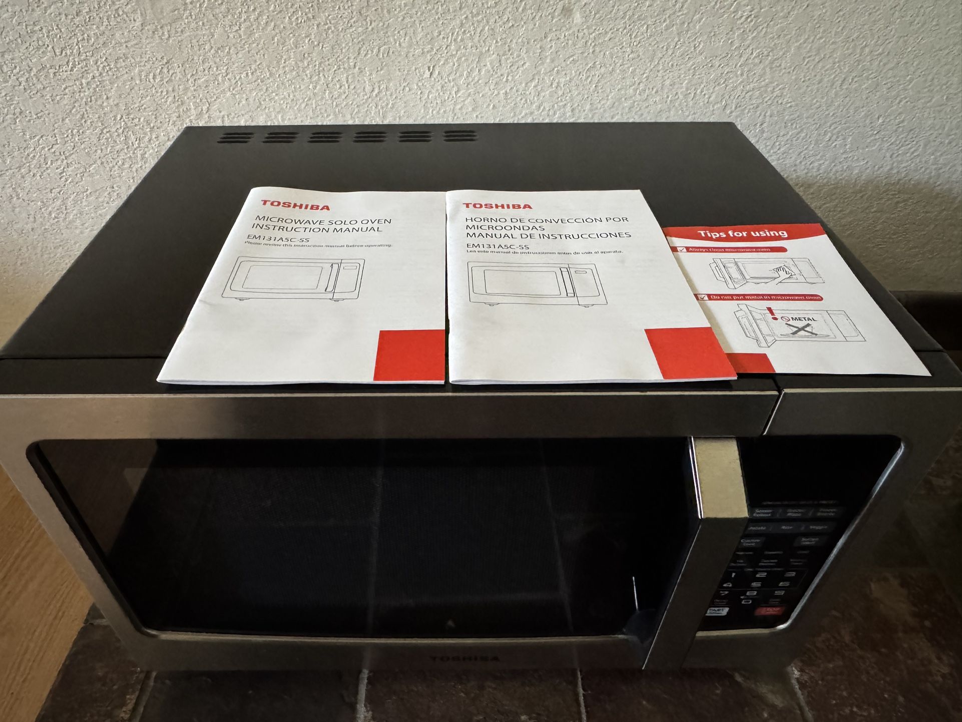 Toshiba Stainless Steel Microwave – Excellent Condition ($80 OBO)