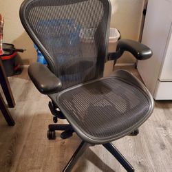 Herman Miller Aeron Chair Size B bassic
