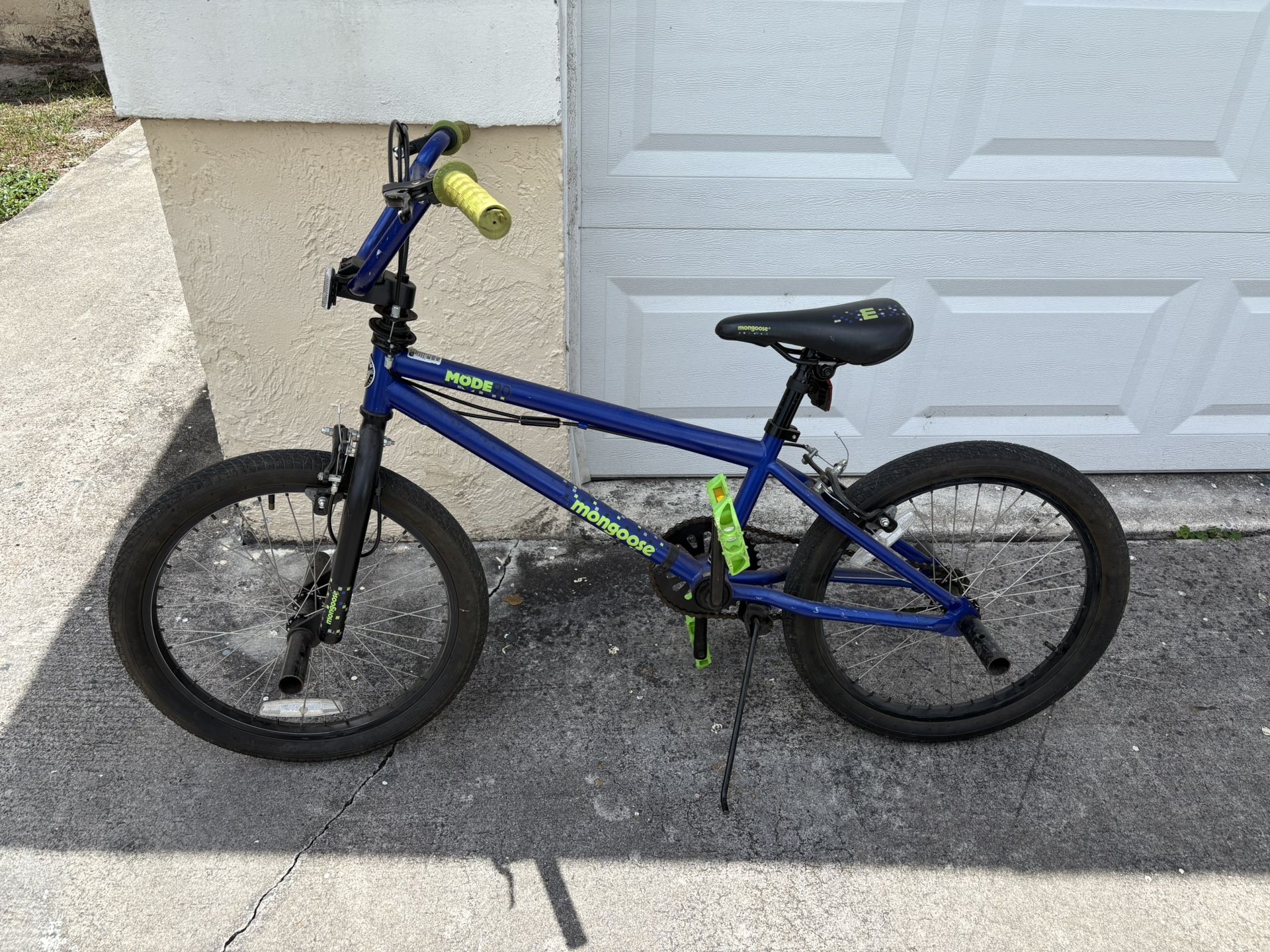 20 inch Mongoose Bike, With Pegs