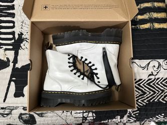 Dr. Martens Jadon Platform