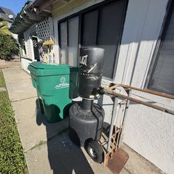 Everlast standing boxing bag