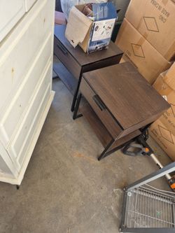 Side to side cabinets for the bed