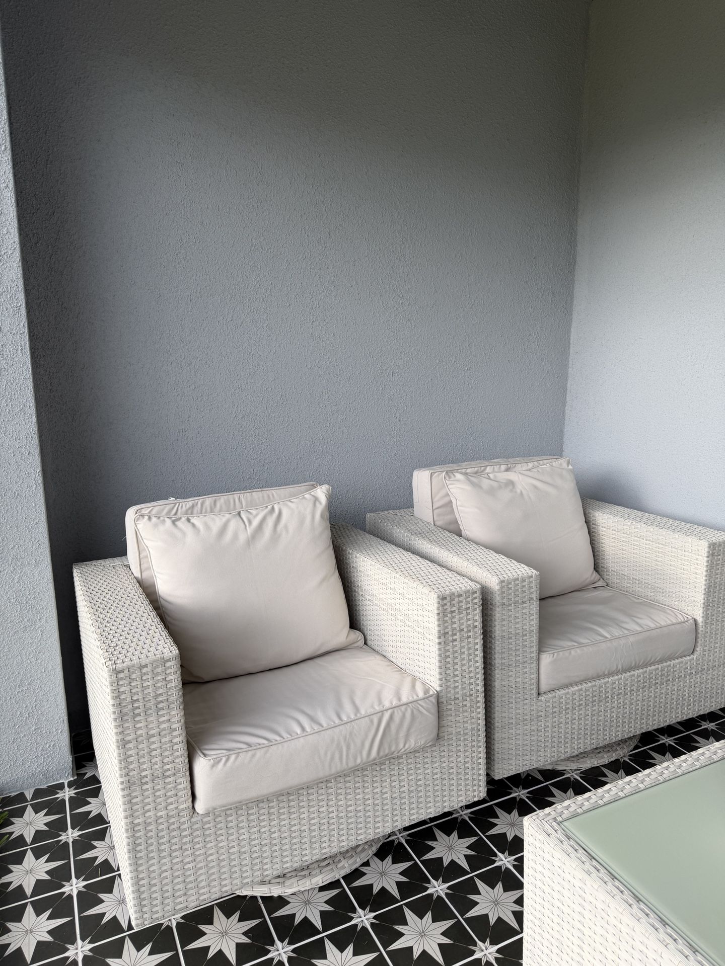 Outdoor Swivel Chairs And Table
