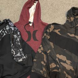 HOODIE SWEATSHIRTS: MENS Size MEDIUM 