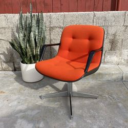 Mid Century Modern Steelcase 451 Chair with Lounge Base 