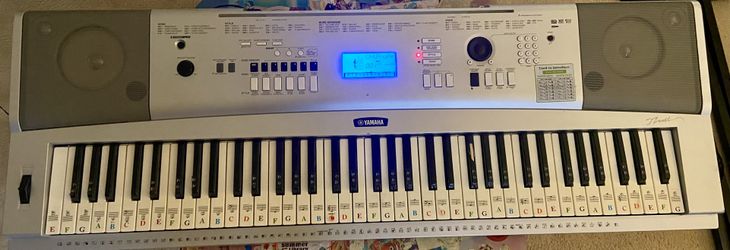 Yamaha Digital Keyboard Set
