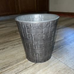 Small Trash Can 