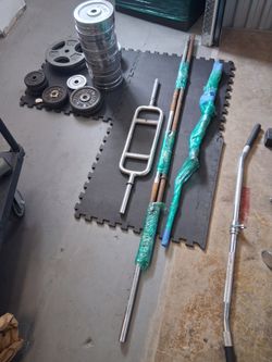 277 lb Weight Plate Set with Barbells