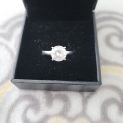 14k White Gold Ring Size 6