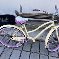 Huffy Cranbrook  Women’s Cruiser Bike 