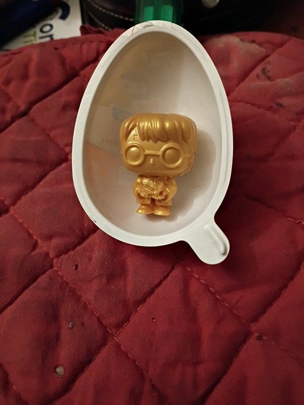 Golden Kinder Egg Harry Potter 