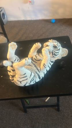 White Bengal Tiger Cub Tabletop Single Wine Bottle Holder